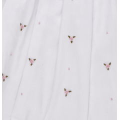Vestido casinha de abelha branco com rosa bordado à mão